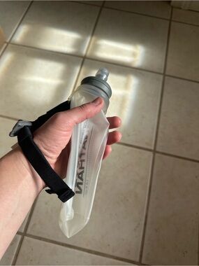 Nathan SoftFlask Handheld Water Bottle - Clear/Translucent